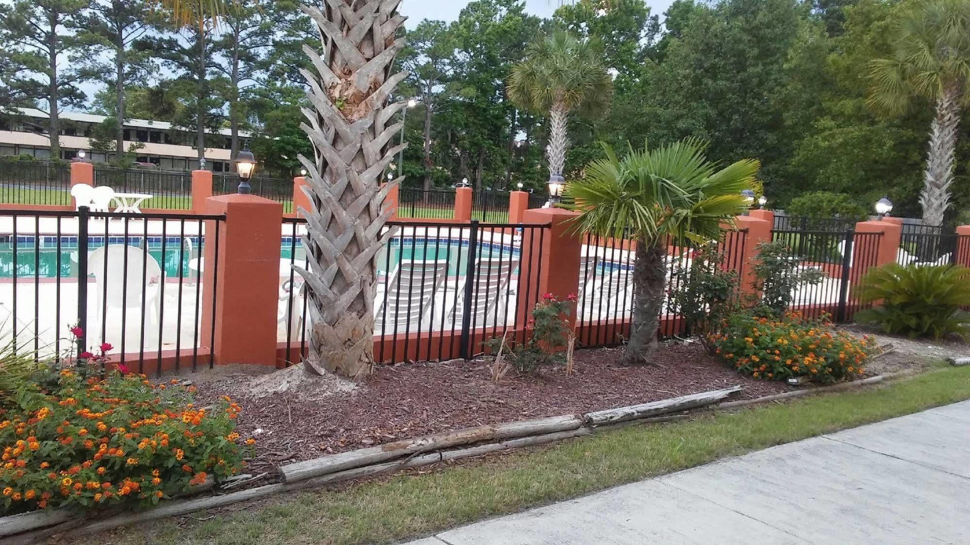 Hotel Ramada Conference Center Wilmington Esterno foto